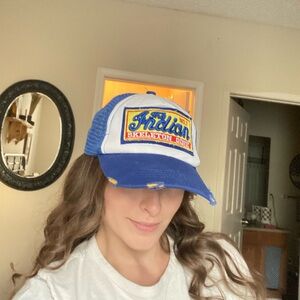 Embroidered Graphic Design Blue and White Distressed SnapBack Trucker Hat — OS